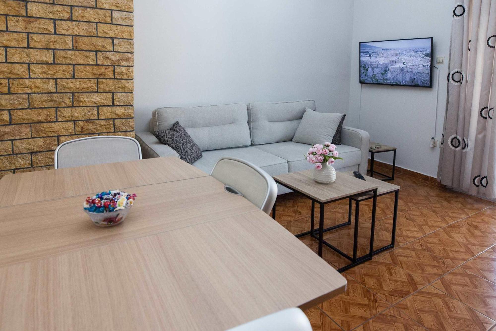 Central 2 Bd Apt With Balcony By Monastiraki 아테네 외부 사진