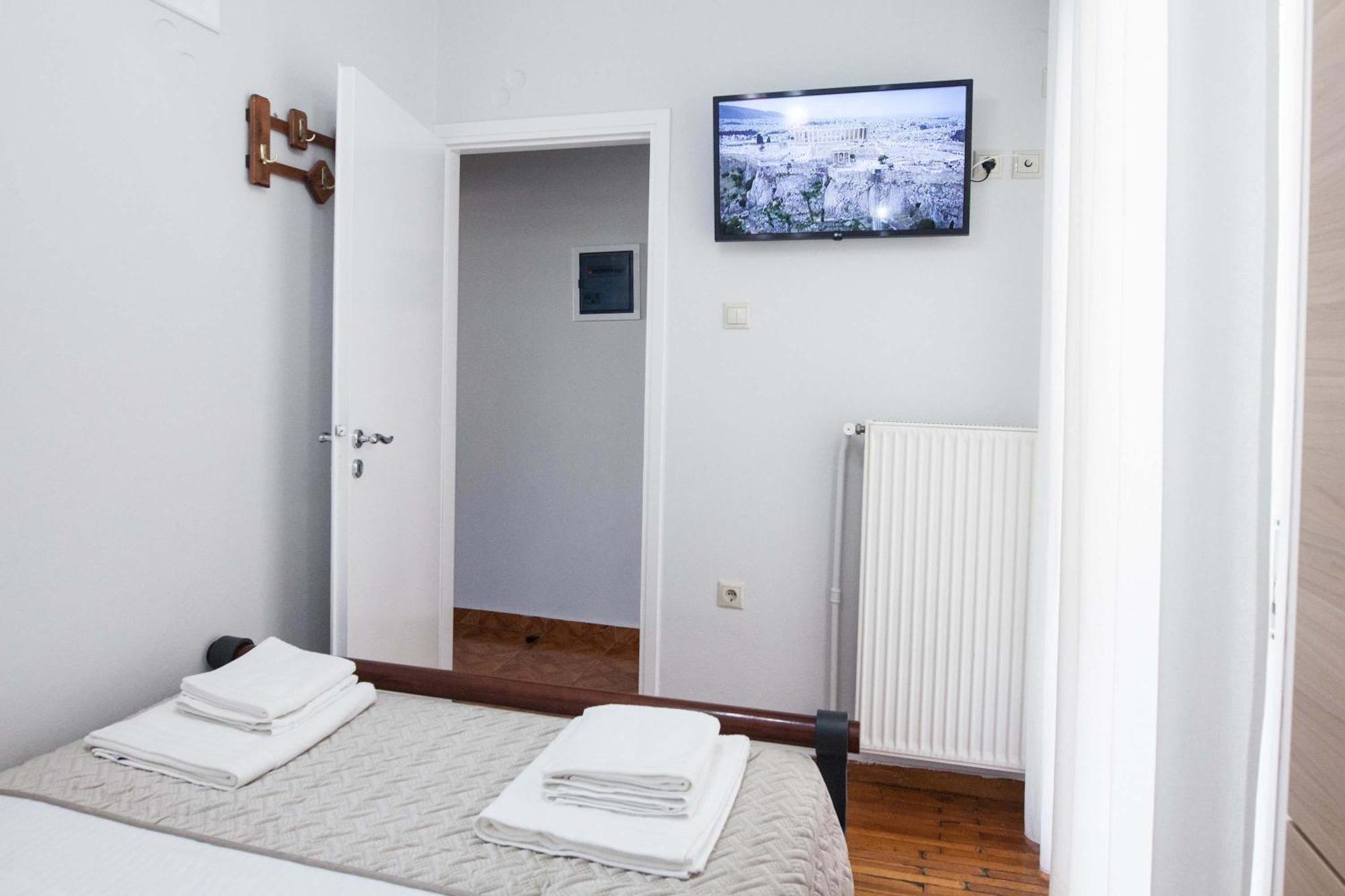 Central 2 Bd Apt With Balcony By Monastiraki 아테네 외부 사진